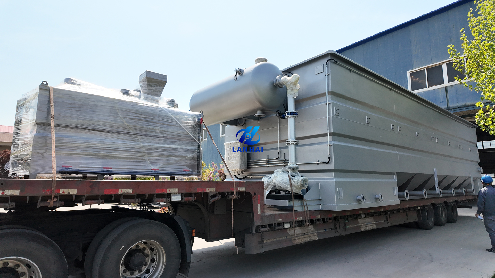 高 效赋能水处理｜LH DAF溶气气浮机发货，以硬核实力守护碧水蓝天